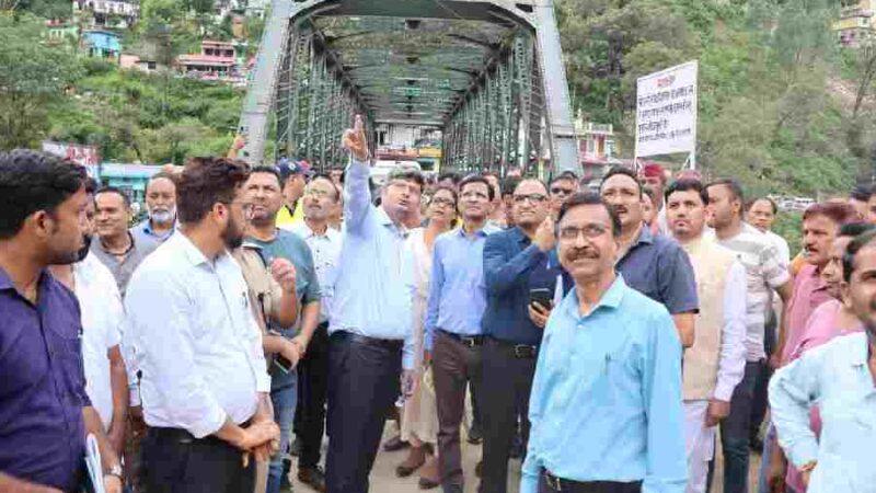 थराली में आपदा प्रभावित क्षेत्रों के लिए भारत सरकार की अंतरमंत्रालयीय टीम ने हवाई सर्वे कर किया विस्तृत सर्वेक्षण, टीम ने थराली के चेपड़ो, कोटदीप, राडीबगड़ और देवाल के मोपाटा सहित नंदानगर क्षेत्र में हो रहें भू-धसाव का किया हवाई सर्वे
