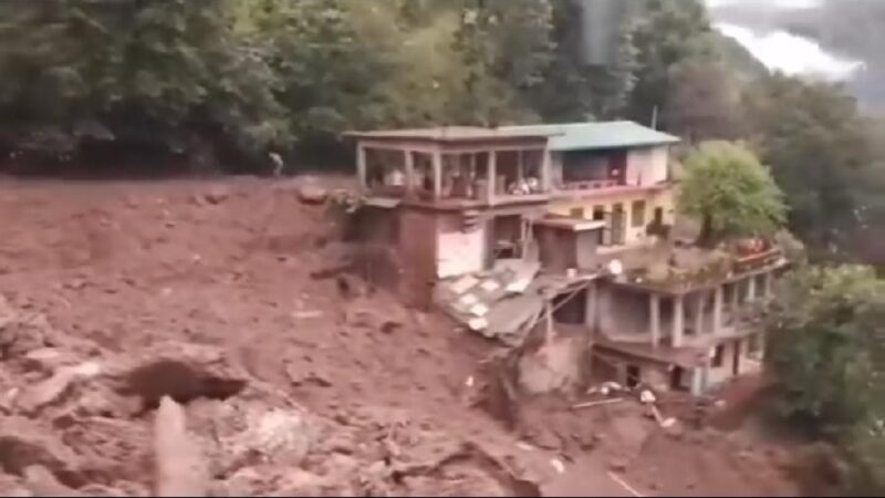 उत्तराखंड में रुकने का नाम नहीं ले रही आपदा,चमोली में बादल फटने से तबाही, मलबे में कई लोगों के दबे होने की आशंका