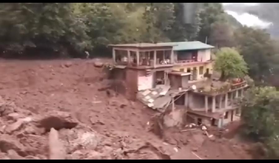 उत्तराखंड में रुकने का नाम नहीं ले रही आपदा,चमोली में बादल फटने से तबाही, मलबे में कई लोगों के दबे होने की आशंका