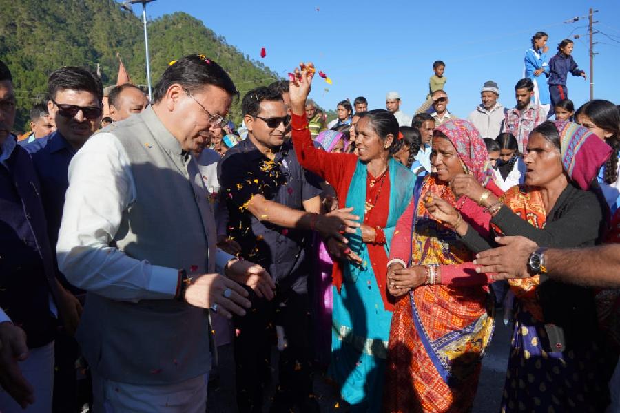 मुख्यमंत्री धामी का चम्पावत विधानसभा क्षेत्र में सड़क मार्ग से व्यापक दौरा-ग्रामीणों से किया सीधा संवाद, महिलाओं ने फूलो और आशीर्वाद से किया स्वागत, मुख्यमंत्री बोले-“चम्पावत मेरी प्रेरणा है”