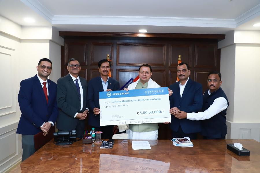 मुख्यमंत्री धामी से नई दिल्ली में लार्सन एंड टुब्रो (L&T) के प्रतिनिधिमंडल ने की शिष्टाचार भेंट, प्राकृतिक आपदाओं से प्रभावित लोगों की सहायता एवं राहत-पुनर्वास कार्यों में सहयोग हेतु 5 करोड़ की सहायता राशि मुख्यमंत्री राहत कोष में की प्रदान