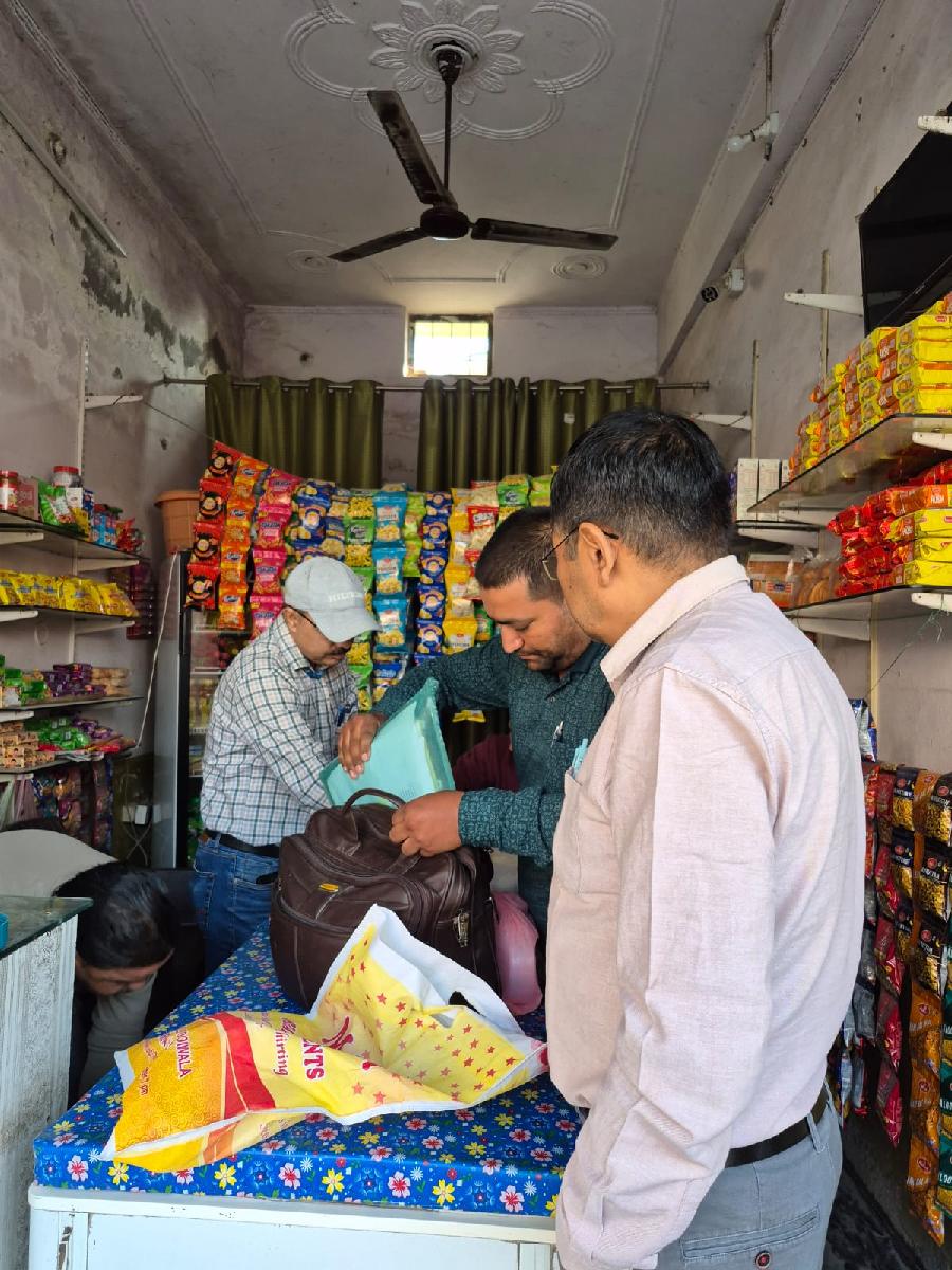 त्योहारी सीजन में मिलावटखोरों पर शिकंजा, धामी सरकार की सख्त कार्रवाई जारी, 180 किलो पनीर नष्ट, सैंपल जांच के लिए भेजे गए