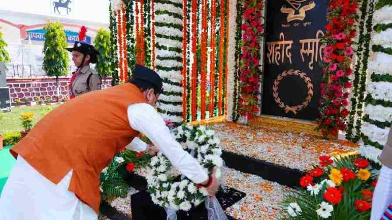मुख्यमंत्री धामी ने पुलिस स्मृति दिवस परेड के अवसर पर आयोजित कार्यक्रम में किया प्रतिभाग, आगामी 3 वर्षों में पुलिस कर्मियों के आवासीय भवनों के निर्माण के लिए दिए जाएंगे प्रतिवर्ष 100 करोड़ रुपए