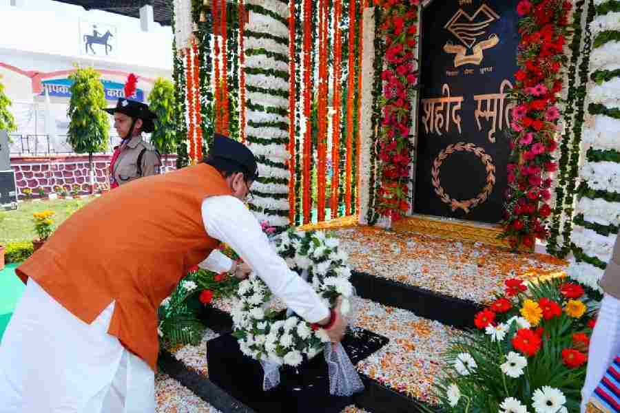 मुख्यमंत्री धामी ने पुलिस स्मृति दिवस परेड के अवसर पर आयोजित कार्यक्रम में किया प्रतिभाग, आगामी 3 वर्षों में पुलिस कर्मियों के आवासीय भवनों के निर्माण के लिए दिए जाएंगे प्रतिवर्ष 100 करोड़ रुपए