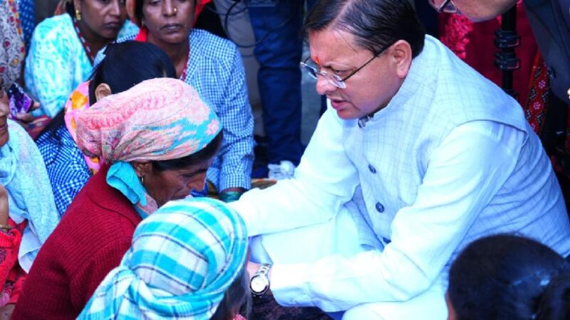 मुख्यमंत्री पुष्कर सिंह धामी ने आपदा प्रभावितों के बीच मनाई दीपावली