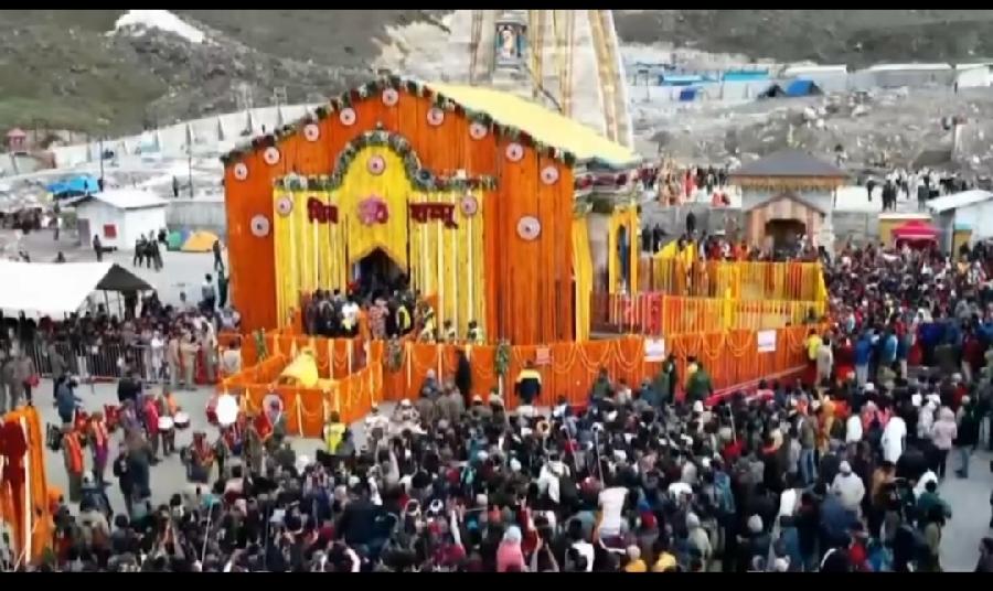 केदारनाथ में टूटा 2024 का रिकॉर्ड, श्रद्धालुओं की संख्या 16.56 लाख के पार, पिछले वर्ष पूरे यात्रा काल में पहुंचे थे 16 लाख 52 हजार 76 यात्री, सुरक्षित यात्रा के पुख्ता इंतजाम, यात्रा रूट पर सुरक्षा जवान तैनात