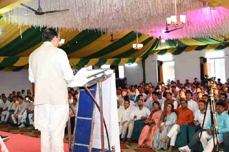 मुख्यमंत्री धामी ने हल्द्वानी में की सोशल मीडिया पदाधिकारियों के साथ बैठक, स्वदेशी अपनाओ अभियान को जन-जन तक पहुंचाने का किया आह्वान