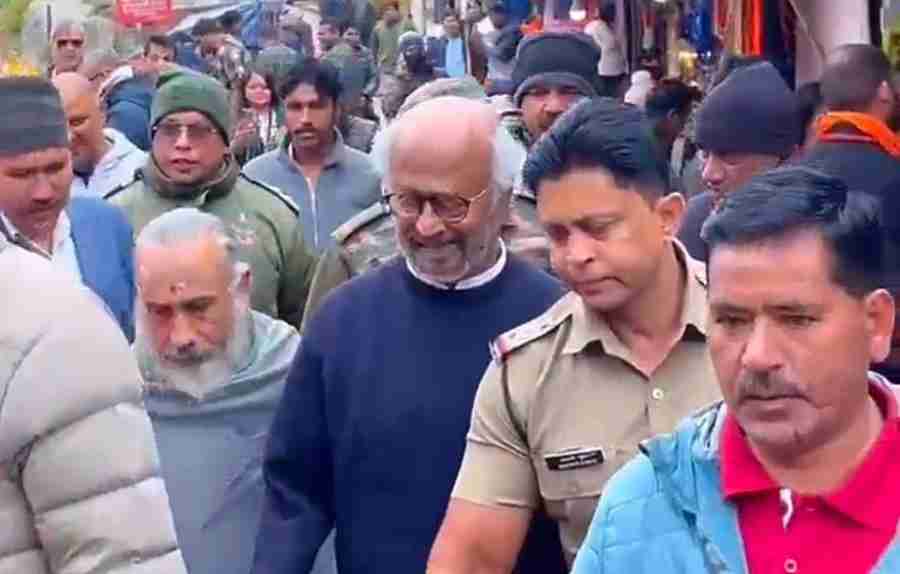 श्री बदरीनाथ धाम दर्शन को पहुंचे सुपर स्टार रजनीकांत