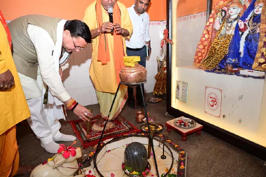 मुख्यमंत्री ने खटीमा स्थित श्री पशुपतिनाथ मंदिर में विधिवत पूजा-अर्चना कर प्रदेश की सुख-समृद्धि और जनकल्याण की कामना की