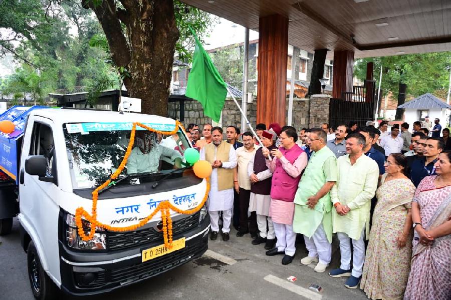 मुख्यमंत्री धामी ने किया शहरी विकास की महत्वाकांक्षी योजनाओं का लोकार्पण, प्रदेश के 52 नगर निकायों में 115 अर्बन आयुष्मान आरोग्य मंदिर शुरू, ठोस अपशिष्ट प्रबंधन हेतु राज्य को मिले 244 नए वाहन, सीएम ने दिखाई हरी झंडी