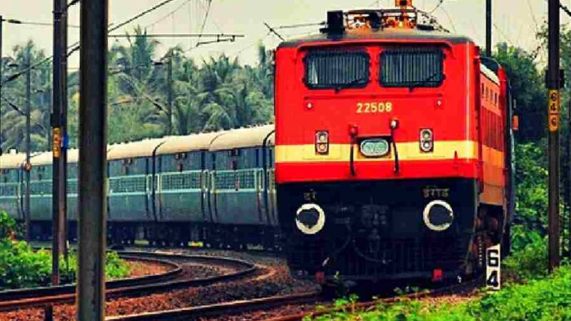 उत्तराखंड को रेल मंत्रालय की बड़ी सौगात, देहरादून-टनकपुर एक्सप्रेस अब सप्ताह में तीन दिन चलेगी, रेल मंत्री अश्विनी वैष्णव ने मुख्यमंत्री धामी को भेजा स्वीकृति पत्र