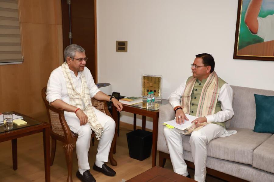 मुख्यमंत्री धामी ने नई दिल्ली में केन्द्रीय रेल मंत्री अश्विनी वैष्णव से भेंट कर उत्तराखण्ड में रेल अवसंरचना के विकास पर की चर्चा