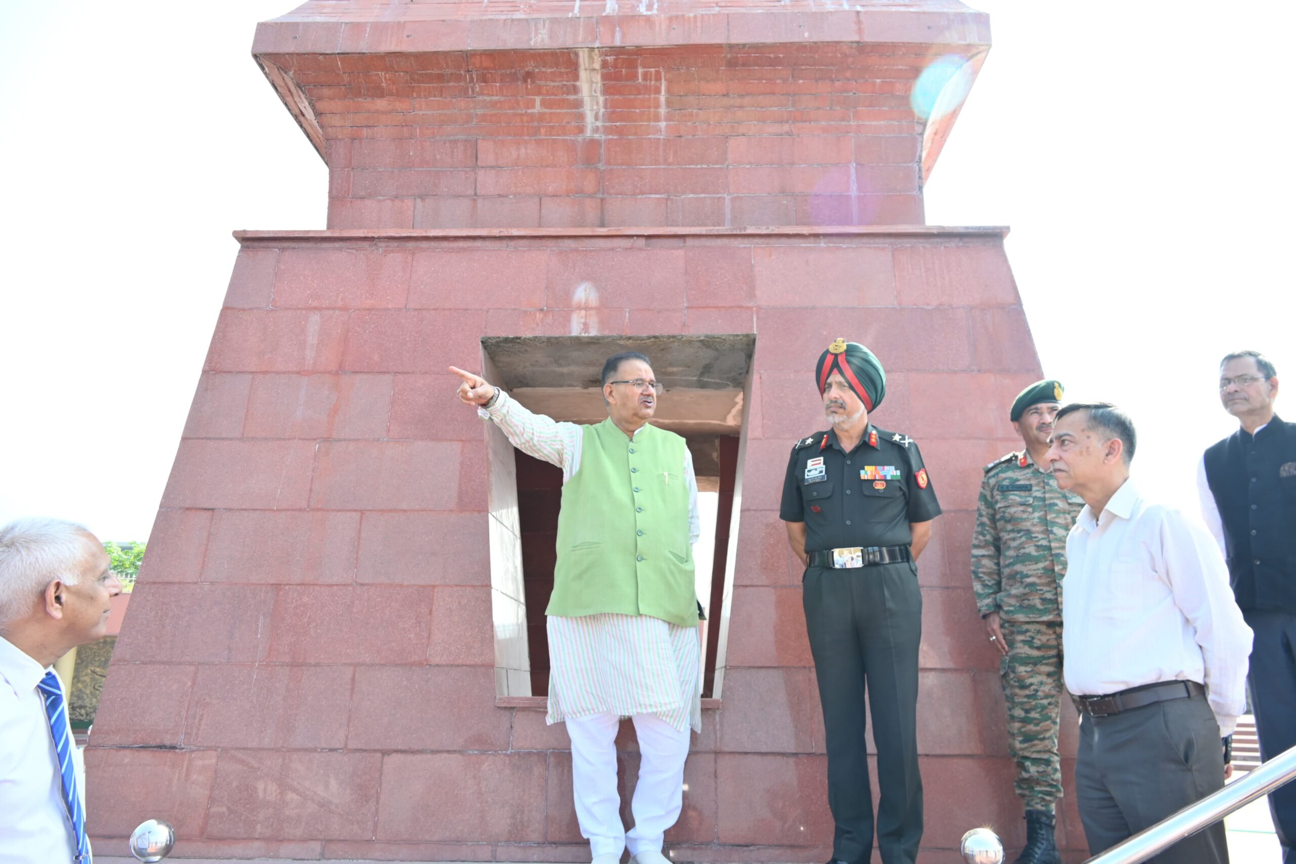 सैनिक कल्याण मंत्री गणेश जोशी ने सैन्यधाम का किया निरीक्षण, निर्माण कार्य की प्रगति का लिया जायजा