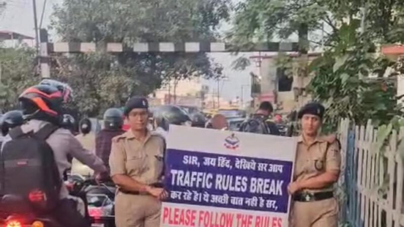न कोई डांट, न फटकार, न दुर्व्यवहार, बस दून पुलिस की तरफ से एक अनोखा सन्देश, Wrong lane, double lane, zebra crossing के नियमों का पालन न करने वाले वाहन चालकों को सिखाया प्यार भरा पाठ