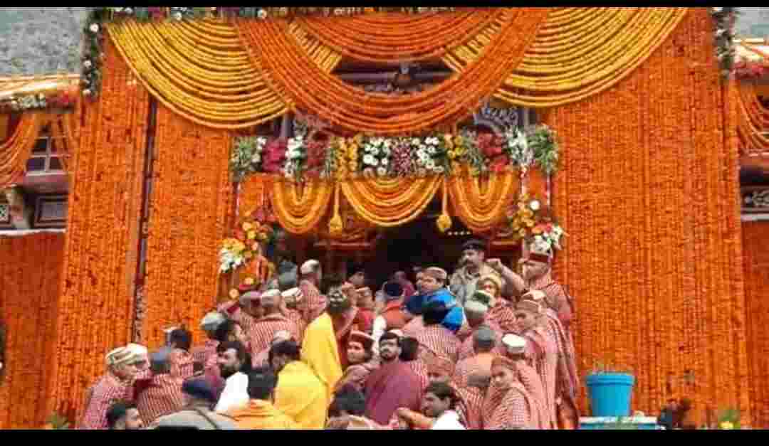 बद्रीनाथ में भी श्रद्धालुओं की संख्या का बना रिकॉर्ड, बुधवार को तीर्थयात्रियों का आंकड़ा 14.53 लाख के पार