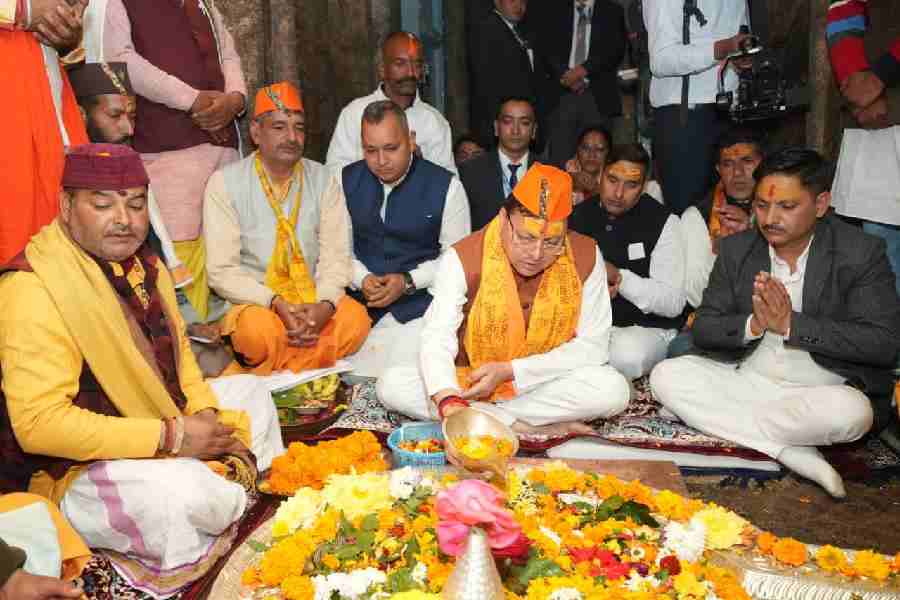 मुख्यमंत्री धामी ने किया जागेश्वर धाम में पूजन-अर्चन, प्रदेशवासियों की सुख-समृद्धि के लिए की मंगलकामना की