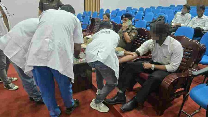 एसएसपी देहरादून के निर्देशन में ड्रग्स की रोेकथाम हेतु दून पुलिस की बडी कार्यवाही, पुलिस-प्रशासन व डाक्टरों की सयुक्त टीम ने किया निजी शिक्षण संस्थानो का औचक निरीक्षण, औचक निरीक्षण के दौरान 16 छात्रों के लिए गए ब्लड सैंपल