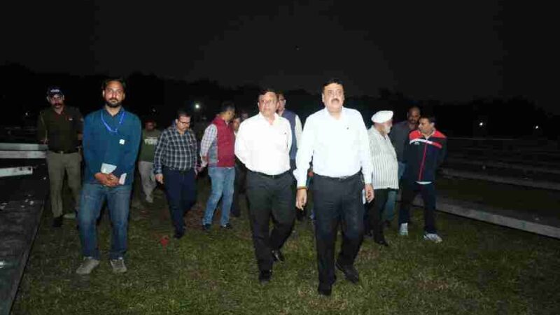 देवभूमि उत्तराखंड की रजत जयंती समारोह में प्रधानमंत्री के प्रस्तावित भ्रमण कार्यक्रम की तैयारियां जोरों पर,  गढ़वाल आयुक्त विनय शंकर पांडे एवं सूचना महानिदेशक वंशीधर तिवारी ने एफआरआई मे आयोजित कार्यक्रम की व्यवस्थाओं का लिया जायजा