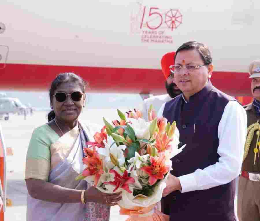 राष्ट्रपति श्रीमती द्रौपदी मुर्मु के जौलीग्रांट एयरपोर्ट आगमन पर राज्यपाल और मुख्यमंत्री ने किया स्वागत एवं अभिनंदन