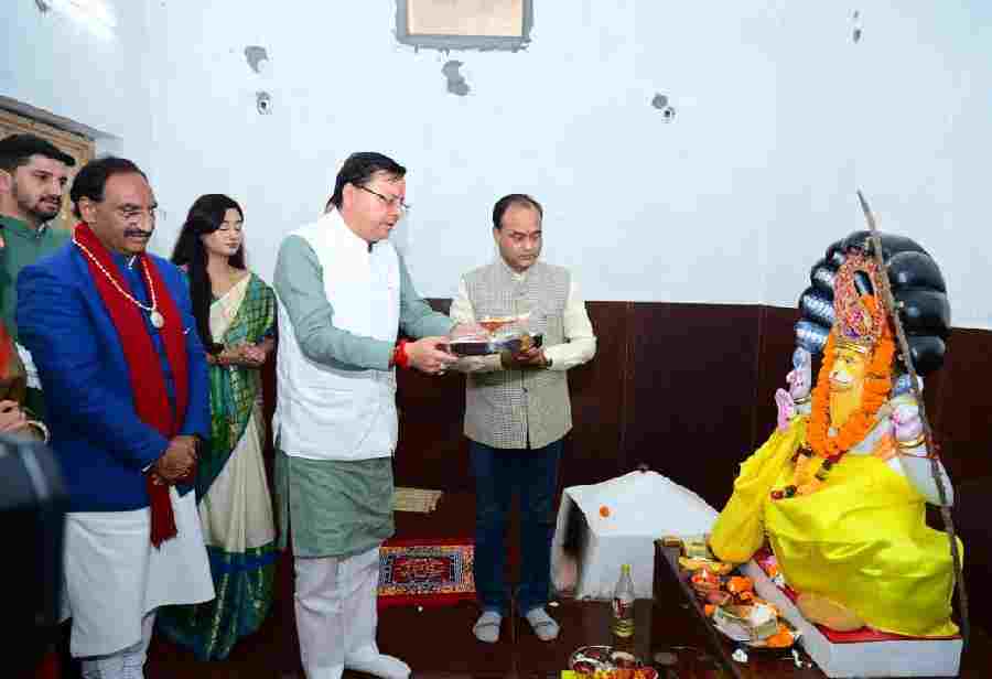 मुख्यमंत्री धामी ने लेखक गांव, देहरादून में आयोजित स्पर्श हिमालय महोत्सव-2025 के समापन सत्र में किया प्रतिभाग, मुख्यमंत्री ने लेखक गांव स्थित मंदिर में पूजा अर्चना कर प्रदेश में सुख शांति की कामना की