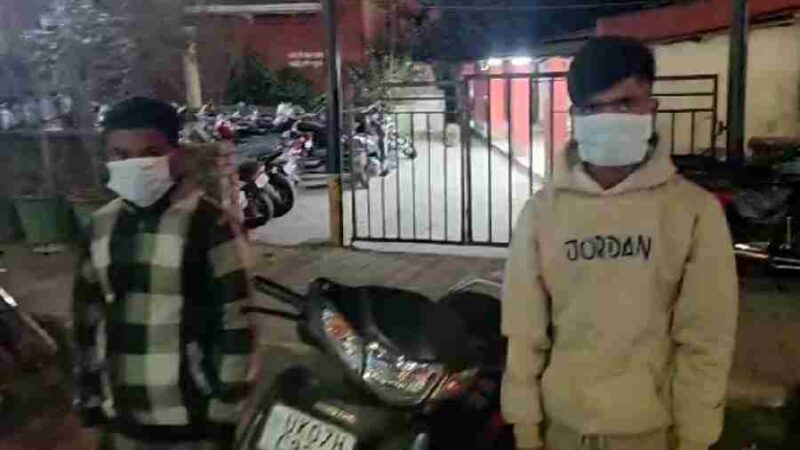 दुपहिया वाहन पर रैश/स्टंट ड्राइविंग करना युवकों को पड़ा भारी, 2 युवकों को दून पुलिस ने लिया हिरासत में