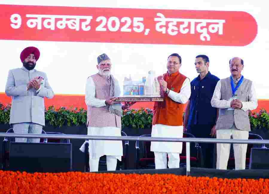 पीएम नरेन्द्र मोदी को केदारनाथ जी के शीतकालीन गद्दी स्थल ओंकारेश्वर मंदिर, ऊखीमठ की प्रतिकृति स्मृति चिह्न के रूप में भेंट किए जाने पर ऊखीमठ नगर पंचायत, क्षेत्रीय जनप्रतिनिधियों तथा नगर पंचायत मदमहेश्वर मेला समिति ने मुख्यमंत्री धामी का किया आभार व्यक्त