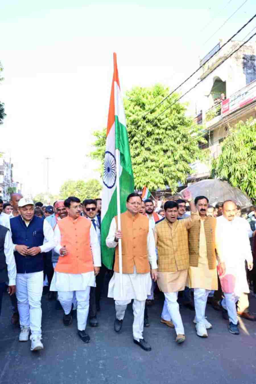 मुख्यमंत्री धामी की टनकपुर में ‘एकता पदयात्रा’, युवाओं को स्वदेशी व नशा मुक्त भारत के लिए किया प्रेरित, राष्ट्र की एकता और अखंडता के संदेश के साथ मुख्यमंत्री धामी टनकपुर में ‘एकता पदयात्रा’ में हुए शामिल