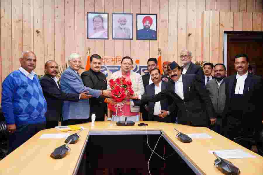 मुख्यमंत्री से अध्यक्ष संघर्ष समिति बार एसोसिएशन देहरादून के पदाधिकारियों ने भेंट कर सौंपा विभिन्न समस्याओं से संबंधित ज्ञापन, मुख्यमंत्री ने दिया बार एसोसिएशन की विभिन्न समस्याओं के समाधान का आश्वासन