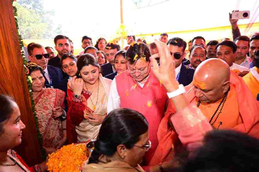 मुख्यमंत्री धामी ने रुड़की स्थित जीवनदीप आश्रम में आयोजित पाँच दिवसीय धार्मिक एवं सामाजिक महोत्सव में की प्रतिभागिता