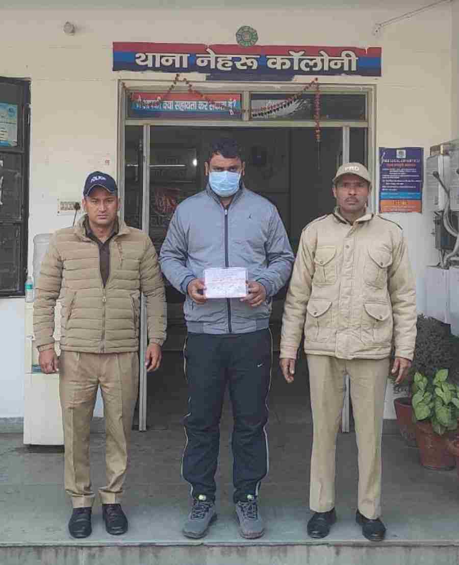 नेहरू कॉलोनी क्षेत्र में हुई चोरी की घटना में फरार चल रहे 10000 ₹ के इनामी गैंगस्टर को दून पुलिस ने किया गिरफ्तार