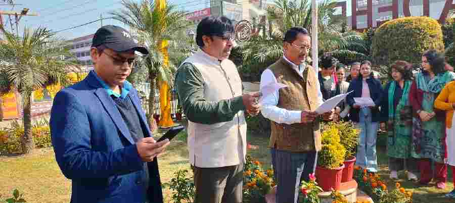 एमडीडीए में संविधान दिवस पर उद्देशिका का सामूहिक पठन, राष्ट्रनिर्माण के संकल्प को दोहराया, संविधान की मूल भावना ही एमडीडीए की कार्यसंस्कृति का आधार : बंशीधर तिवारी