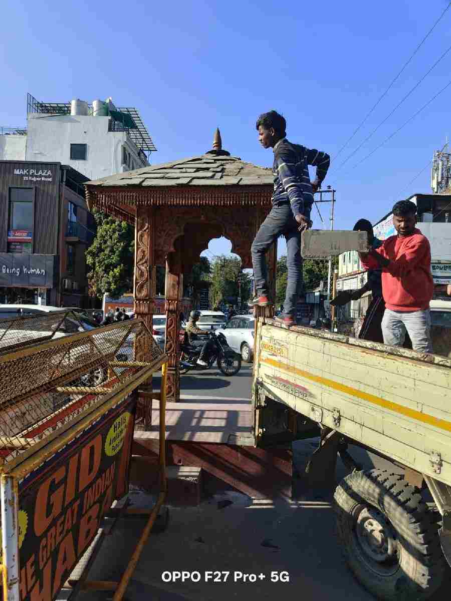 भ्रामक वीडियो पर एमडीडीए का खंडन, दिलाराम चौक पर बना गज़ीबो हटाया नहीं, स्मार्ट सिटी सौंदर्यीकरण कार्य के चलते किया जा रहा है स्थानांतरित