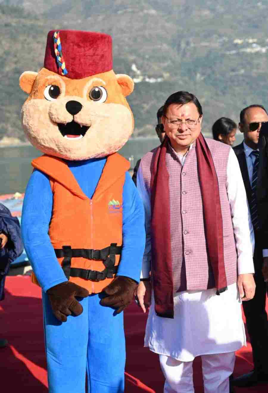 टिहरी झील में  ‘इंटरनेशनल प्रेसिडेंट कप-2025’ व ‘चतुर्थ टिहरी वाटर स्पोर्ट्स कप-2025’ का  भव्य समापन, मुख्यमंत्री धामी पहुंचे समापन समारोह में