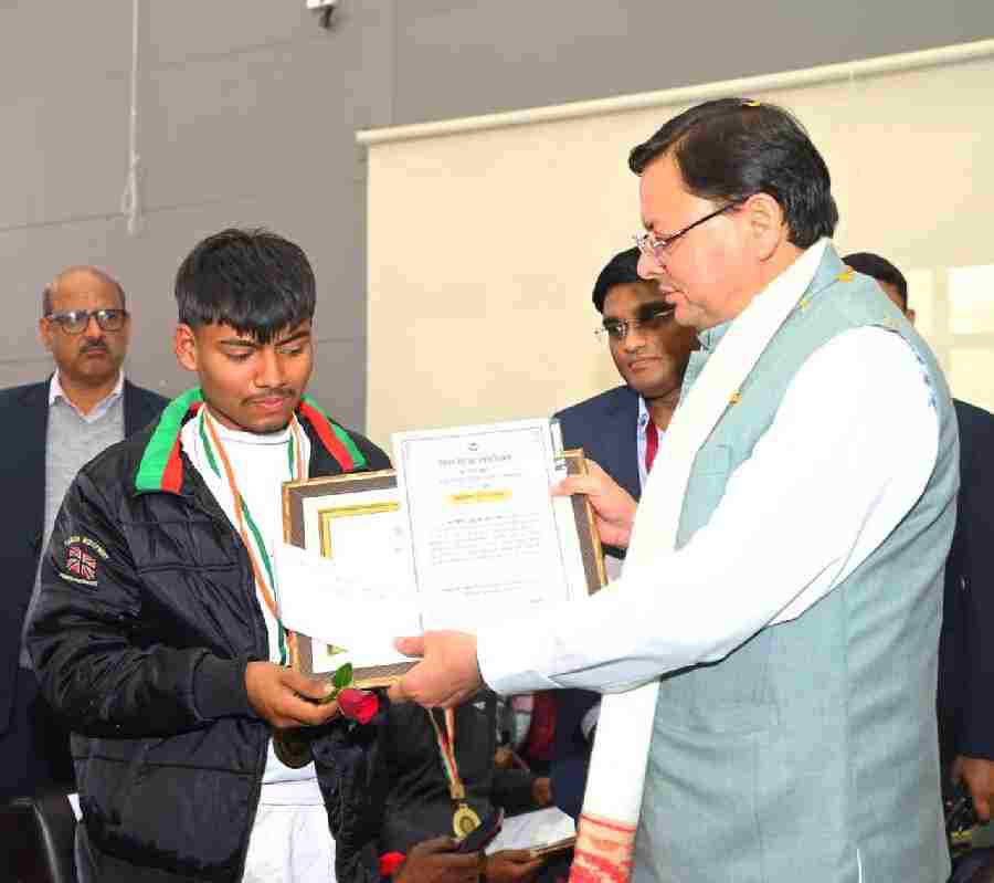 मुख्यमंत्री ने विश्व दिव्यांग दिवस पर हल्द्वानी में राज्य स्तरीय दक्षता पुरस्कार समारोह, दिव्यांगजनों को किया सम्मानित