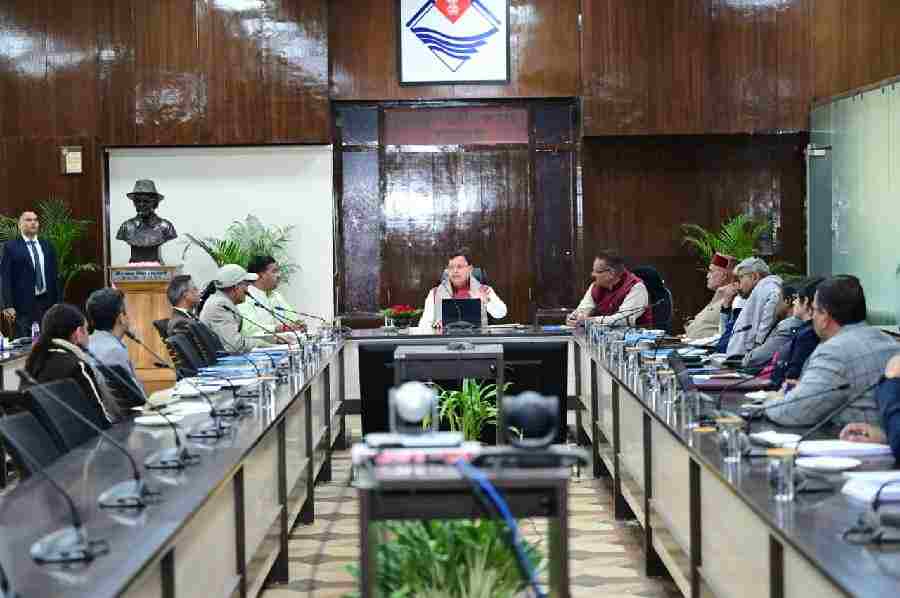 मुख्यमंत्री धामी ने जड़ी-बूटी सलाहकार समिति की बैठक में अधिकारियों को दिए निर्देश, हर्बल व जड़ी-बूटी सेक्टर में नवाचार, वैल्यू एडिशन और मार्केटिंग पर दिया जाए जोर- मुख्यमंत्री  