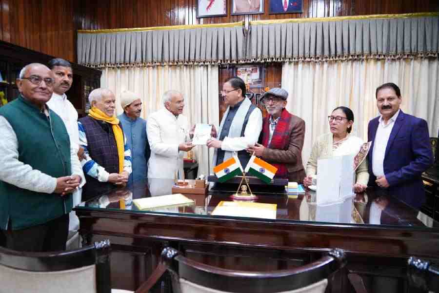 हरिद्वार में वर्ष 2027 में आयोजित होने वाले कुम्भ मेला में उत्तराखंड की देवडोलियों तथा लोक देवताओं के प्रतीकों एवं चल विग्रहों के स्नान और शोभा यात्रा की भव्य व्यवस्थाएं सुनिश्चित की जाएंगी–मुख्यमंत्री