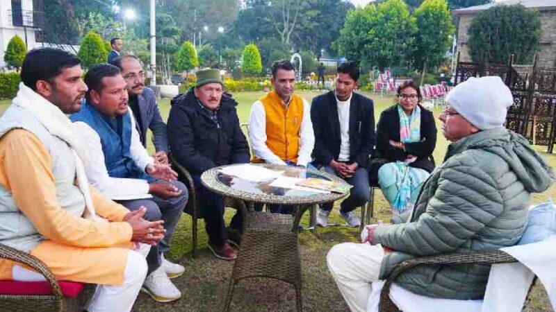 घनसाली क्षेत्र के प्रतिनिधिमंडल ने पिलखी स्वास्थ्य सेवाओं के उन्नयन हेतु मुख्यमंत्री धामी से की मुलाकात, सीएम के आश्वासन के बाद हड़ताल की स्थगित, मुख्यमंत्री ने कहा, “स्वास्थ्य सेवाओं के विस्तार में कोई कमी नहीं रहने दी जाएगी”