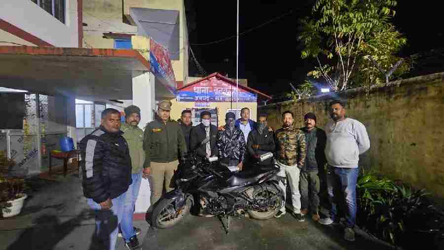 उत्तराखंड एसटीएफ की बड़ी कार्यवाही, वर्ष 2025 की सबसे बड़ी हेरोइन की खपत बरामद, जनपद चम्पावत के बनबसा क्षेत्र से करीब 2 करोड 40 लाख रुपये की हेरोइन की बड़ी बरामदगी