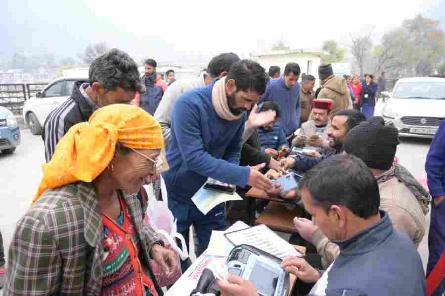 ‘‘जन-जन की सरकार, जन-जन के द्वार’’ अभियान के दूसरे दिन भी सरकार की जन-कल्याणकारी योजनाओं से हजारों ग्रामीण हुए लाभान्वित