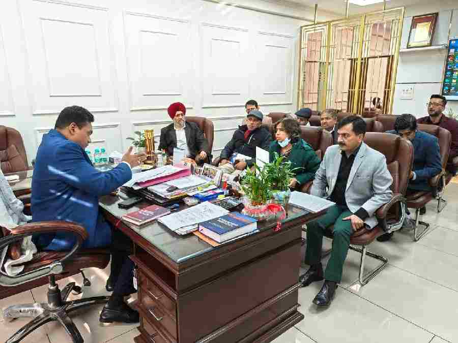 स्वास्थ्य सचिव के हस्तक्षेप से दून मेडिकल कॉलेज में सफाई कर्मचारियों की हड़ताल समाप्त, सफाई व्यवस्था बहाल, लापरवाही पर दून मेडिकल कॉलेज प्रबंधन को स्वास्थ्य सचिव की फटकार, प्रदेश के सभी सरकारी मेडिकल कॉलेजों को कड़ी चेतावनी, लापरवाही नहीं की जाएगी बर्दाश्त