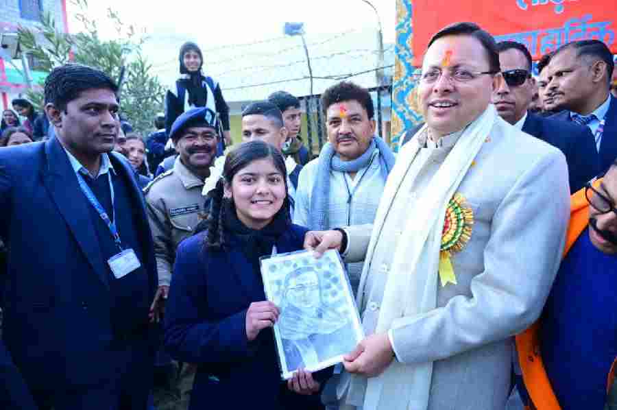 सरस्वती शिशु मंदिर ताड़ीखेत में मुख्यमंत्री का विद्यार्थियों से संवाद, 2047 का भारत आज के बच्चों के संकल्प से बनेगा – मुख्यमंत्री