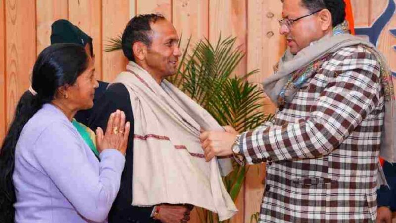 अंतरराष्ट्रीय मंच पर उत्तराखंड का परचम, मुख्यमंत्री धामी ने एथलीट कलम सिंह बिष्ट को किया सम्मानित