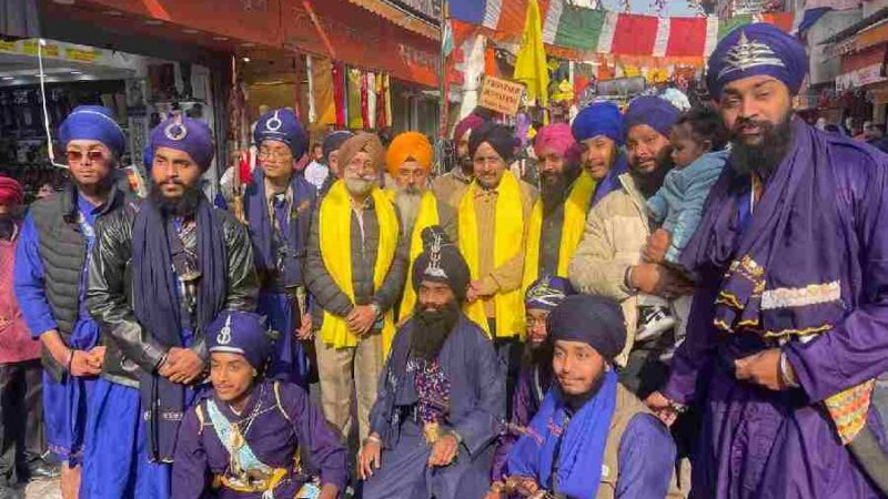 दसवें गुरु साहिब श्री गुरु गोबिन्द सिंह जी के 359वें पावन प्रकाश पर्व के उपलक्ष्य गुरुद्वारा श्री गुरु सिंह सभा, आढत बाजार के तत्ववाधान में भव्य नगर का आयोजन