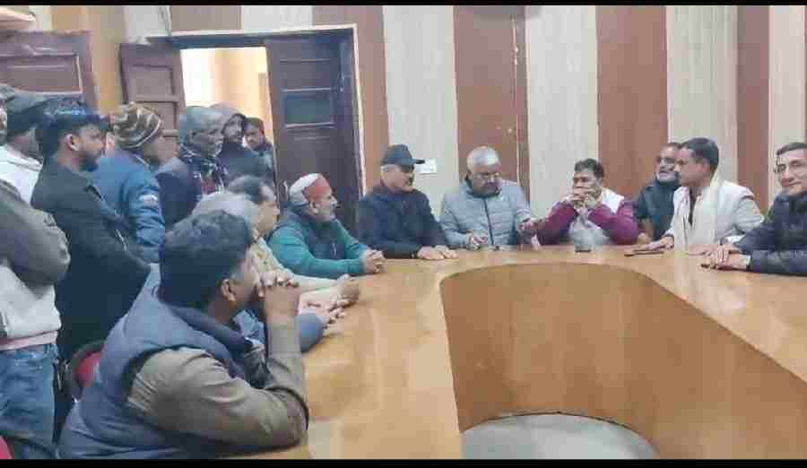 नगर निगम में बीते 2 दिनों से चली आ रही कर्मचारियों की हड़ताल समाप्त, कर्मचारी नेताओ और पार्षद प्रतिनिधियो के बीच वार्ता रही सफल