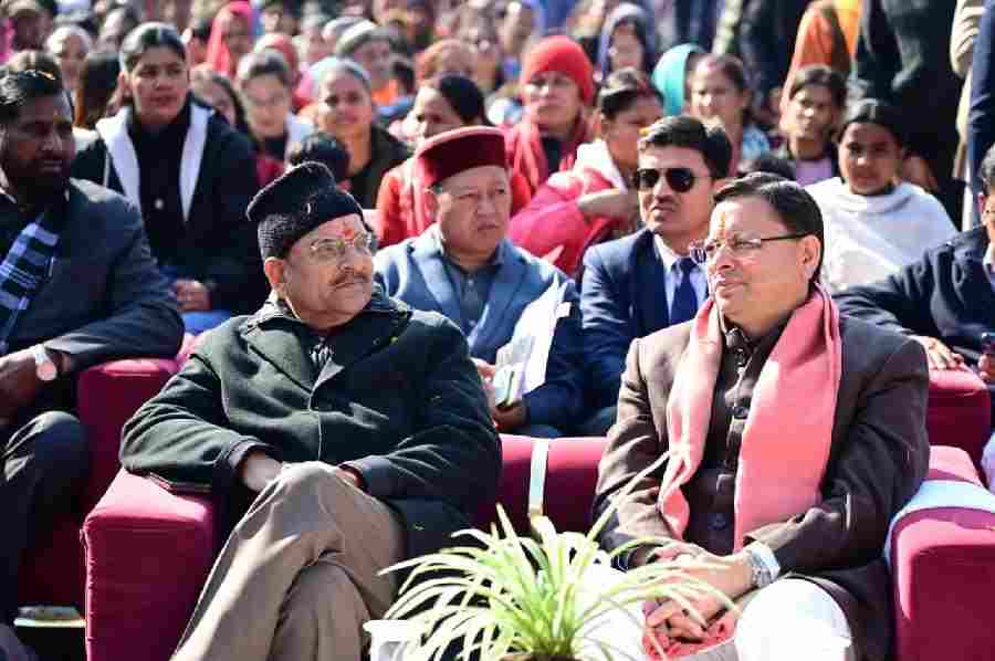 मुख्यमंत्री ने नैनीताल जनपद के पीएम श्री राजकीय इंटर कॉलेज, कोटाबाग में प्रधानमंत्री मोदी के “मन की बात” कार्यक्रम के 129 वें एपिसोड को आम जन एवं विद्यार्थियों के साथ सुना