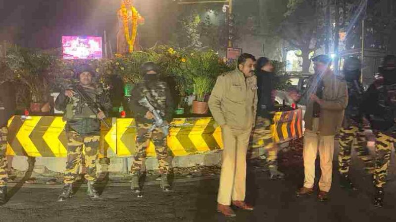 नव वर्ष की पूर्व संध्या पर पुलिस व्यवस्थाओं का जायजा लेने ग्राउंड जीरो पर उतरे एसएसपी दून, नव वर्ष के जश्न की आड़ में हुड़दंग करने वालो के विरुद्ध सख्त कार्यवाही के दिए निर्देश