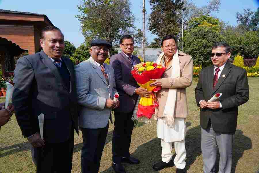 मुख्यमंत्री को विभिन्न क्षेत्रों के लोगों ने दी नववर्ष की शुभकामनाएं