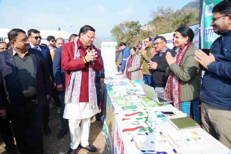 मुख्यमंत्री ने ‘जन-जन की सरकार, जन-जन के द्वार‘ अभियान के तहत खैरीमान सिंह में आयोजित शिविर का किया निरीक्षण