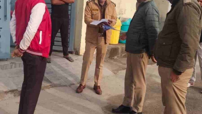 डोईवाला तथा प्रेमनगर थाना क्षेत्रों में पुलिस की अलग-अलग टीमो द्वारा वृहद स्तर पर चलाया गया सत्यापन अभियान, अभियान के दौरान बाहरी व्यक्तियों एवं किरायेदारों का किया गया सत्यापन