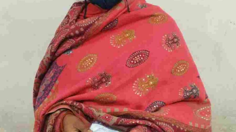 मादक पदार्थों की तस्करी में लिप्त 1 महिला अभियुक्ता को दून पुलिस ने किया गिरफ्तार, अभियुक्ता के कब्जे से 4 लाख रुपये मूल्य की स्मैक बरामद